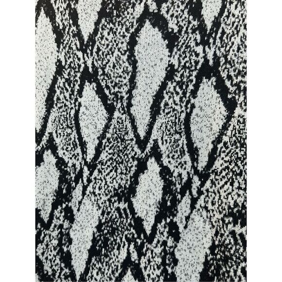Women’s Torrid Plus Size 2X Snakeskin Print Sweater Knit Trapeze Dress Black Gra - Picture 4 of 5